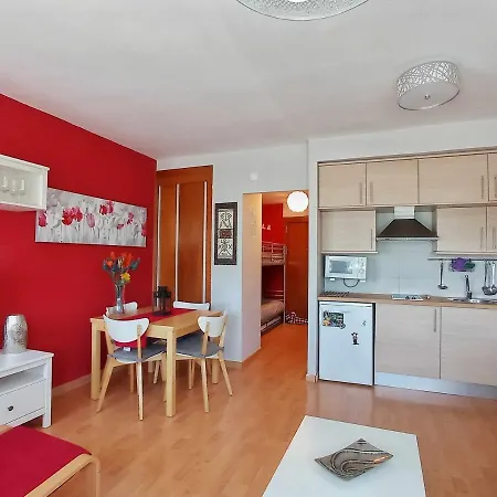 Estudio Superior Serraneu Apartament